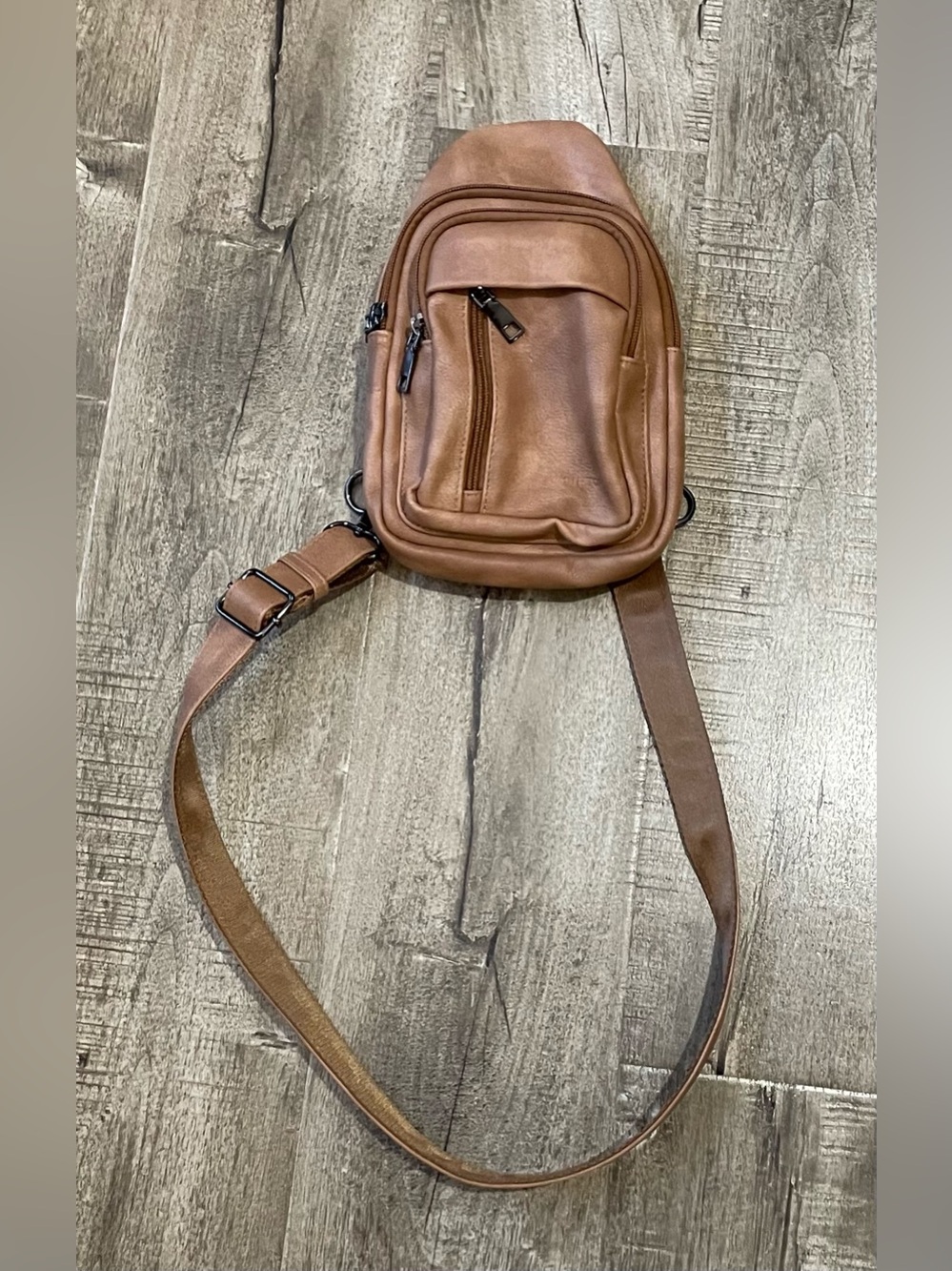 Masintor Sling Bag; Camel Brown